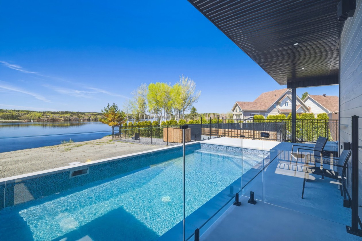 Piscine — 1140, Rue des Loutres, Saguenay (Shipshaw), G7P0J7, Saguenay (Shipshaw)