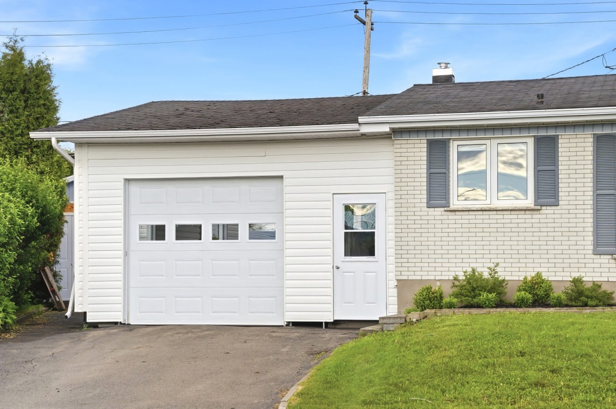 Salle familiale — 3965, Rue Picasso, Saguenay (Jonquière), G7Z1J6, Saguenay (Jonquière)