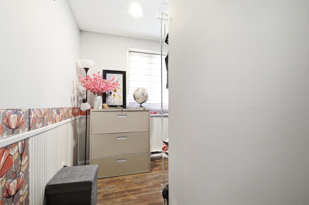 Penderie — 430 - 432, Rue Cabot, Saguenay (Chicoutimi), G7G1E1, Saguenay (Chicoutimi)
