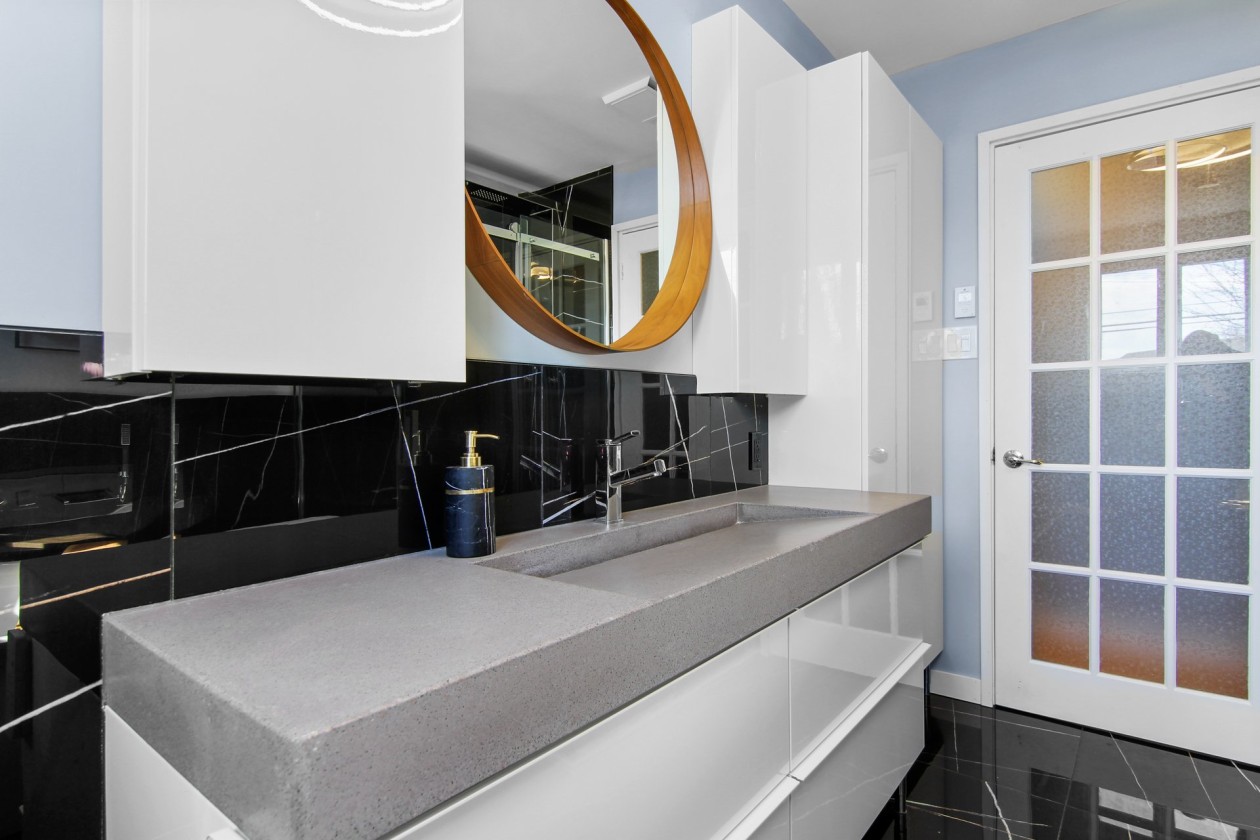 Salle de bains — 953 - 955, Rue Thérèse-Casgrain, Saguenay (Chicoutimi), G1R4L6, Saguenay (Chicoutimi)
