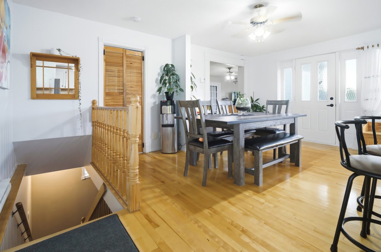 Salle à manger — 3745 - 3747, Ch. St-Louis, Saguenay (La Baie), G7B0C6, Saguenay (La Baie)