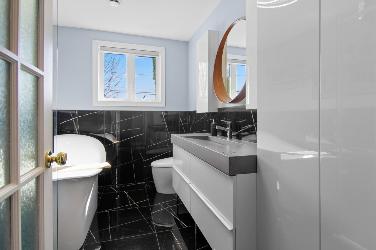 Salle de bains — 953 - 955, Rue Thérèse-Casgrain, Saguenay (Chicoutimi), G1R4L6, Saguenay (Chicoutimi)