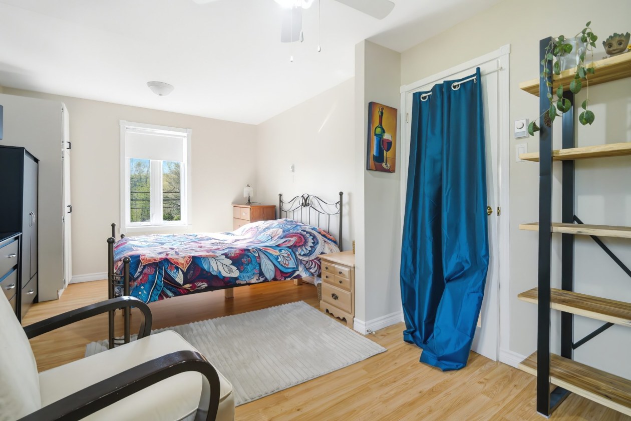 Chambre à coucher principale — 3745 - 3747, Ch. St-Louis, Saguenay (La Baie), G7B0C6, Saguenay (La Baie)