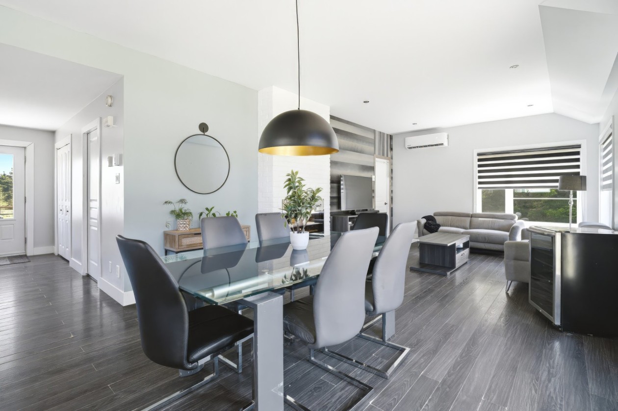 Salle à manger — 570, Route Madoc, Saguenay (Canton Tremblay), G7G0B6, Saguenay (Canton Tremblay)