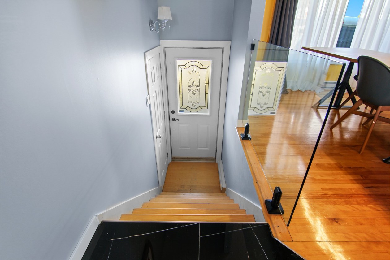 Escalier — 953 - 955, Rue Thérèse-Casgrain, Saguenay (Chicoutimi), G1R4L6, Saguenay (Chicoutimi)
