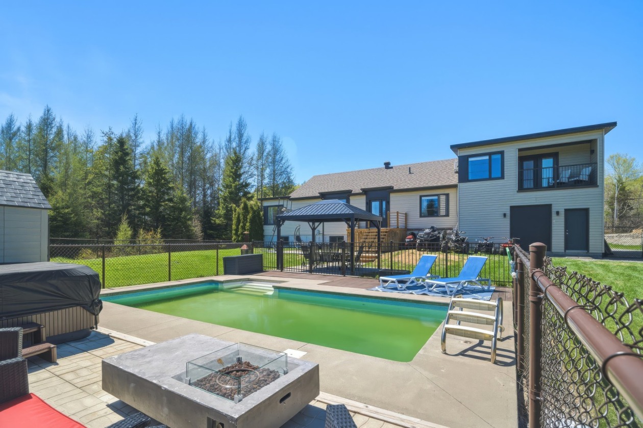 Piscine — 570, Route Madoc, Saguenay (Canton Tremblay), G7G0B6, Saguenay (Canton Tremblay)