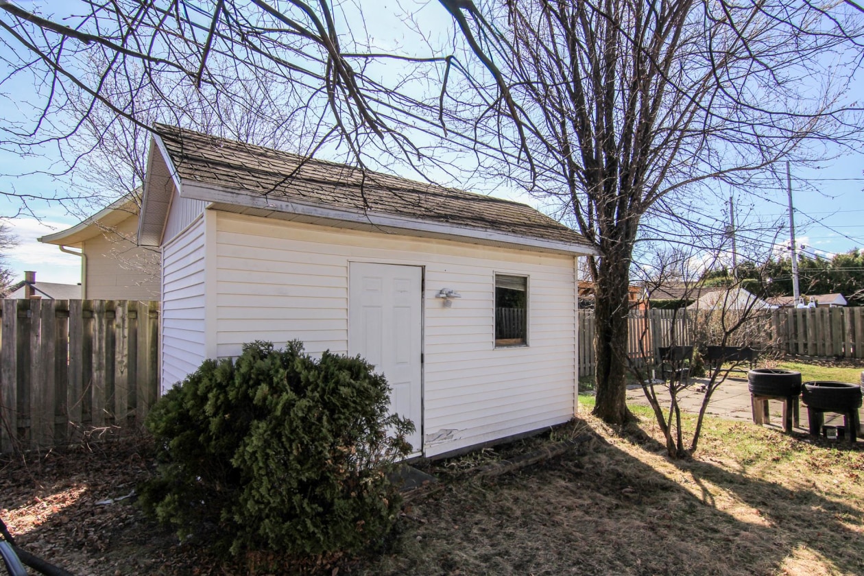 Remise — 953 - 955, Rue Thérèse-Casgrain, Saguenay (Chicoutimi), G1R4L6, Saguenay (Chicoutimi)