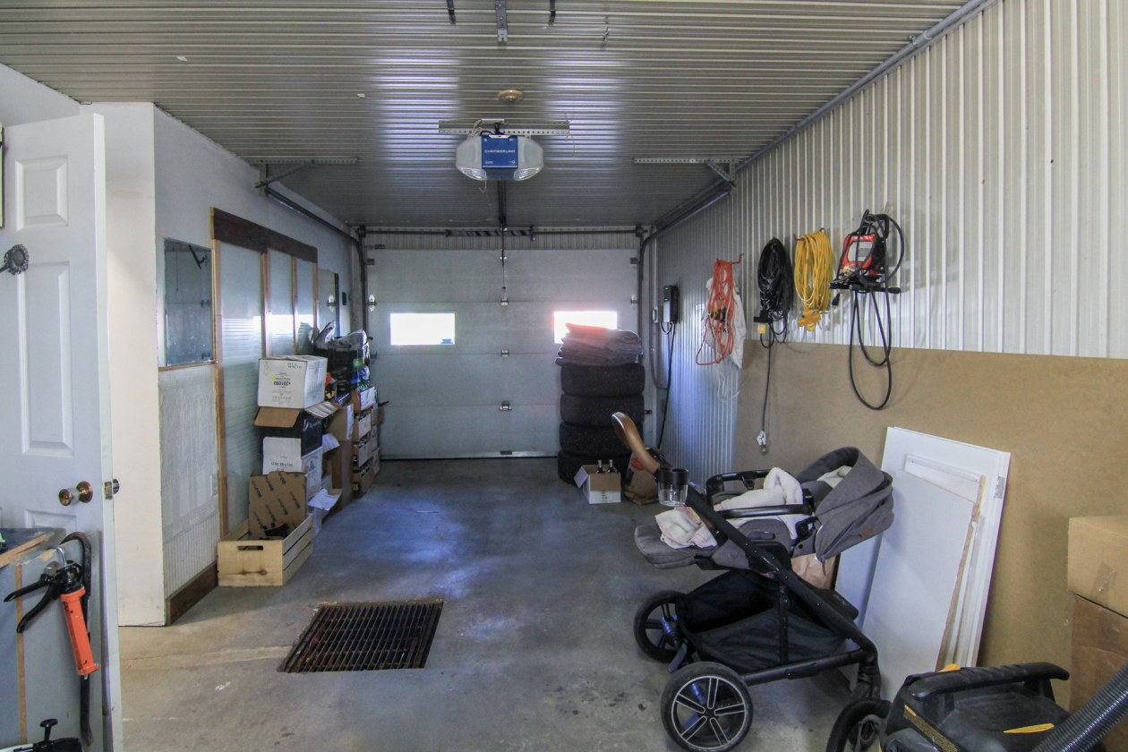 Garage — 953 - 955, Rue Thérèse-Casgrain, Saguenay (Chicoutimi), G1R4L6, Saguenay (Chicoutimi)