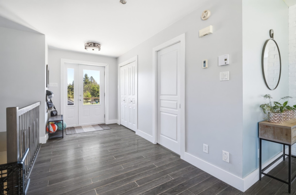 Corridor — 570, Route Madoc, Saguenay (Canton Tremblay), G7G0B6, Saguenay (Canton Tremblay)