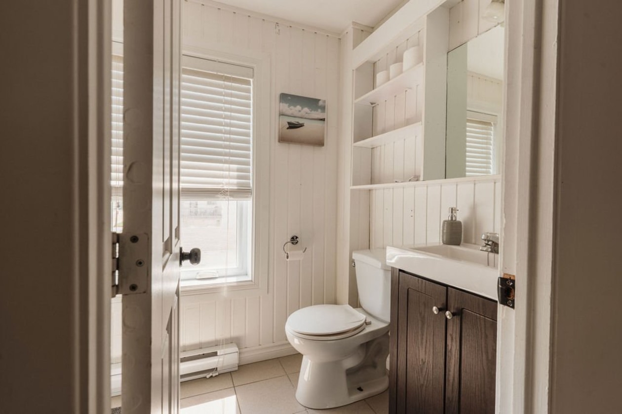 Salle de bains — 800, Rue Boivin, Alma, G8B1Y6, Alma