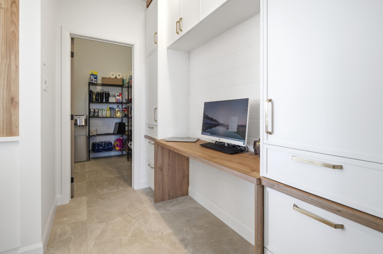 Bureau — 1140, Rue des Loutres, Saguenay (Shipshaw), G7P0J7, Saguenay (Shipshaw)
