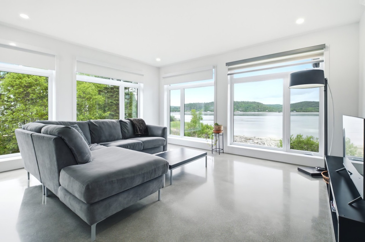 Salon — 1999, Ch. des Villas, Saguenay (Chicoutimi), G7H5A7, Saguenay (Chicoutimi)