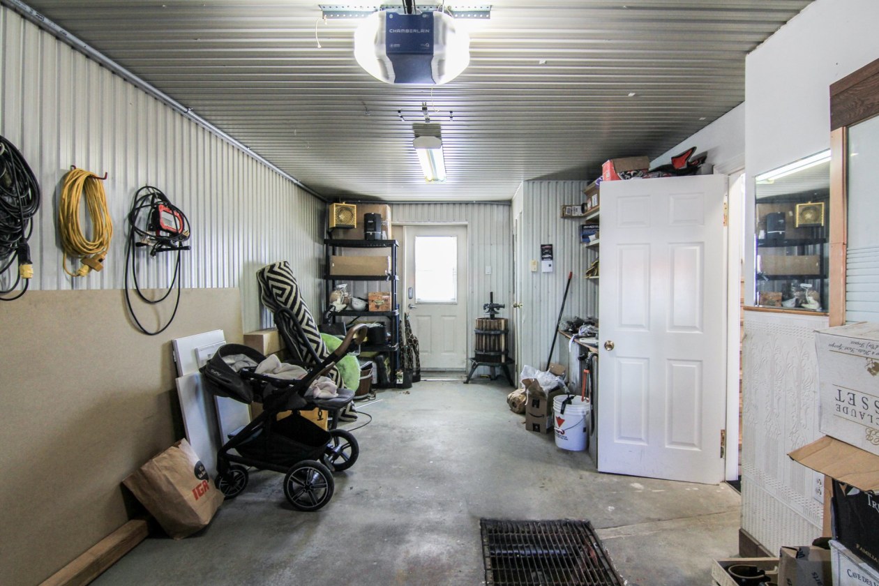 Garage — 953 - 955, Rue Thérèse-Casgrain, Saguenay (Chicoutimi), G1R4L6, Saguenay (Chicoutimi)