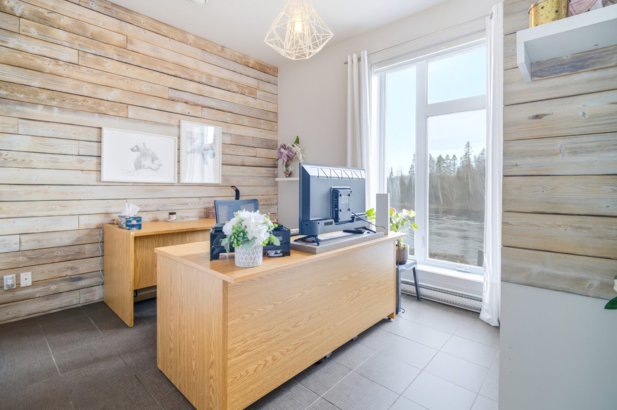 Bureau — 3360, Rue St-Dominique, Saguenay (Jonquière), G8A2M3, Saguenay (Jonquière)