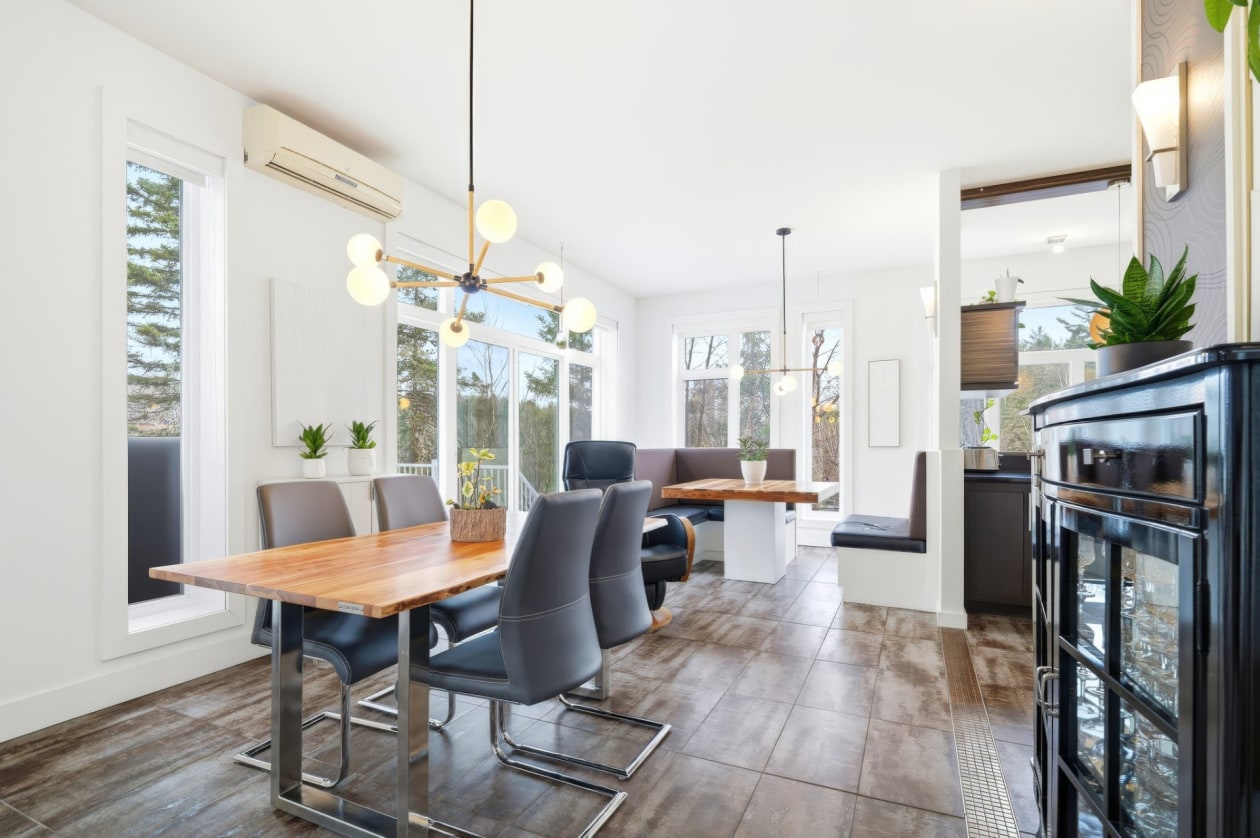 Salle à manger — 3360, Rue St-Dominique, Saguenay (Jonquière), G8A2M3, Saguenay (Jonquière)
