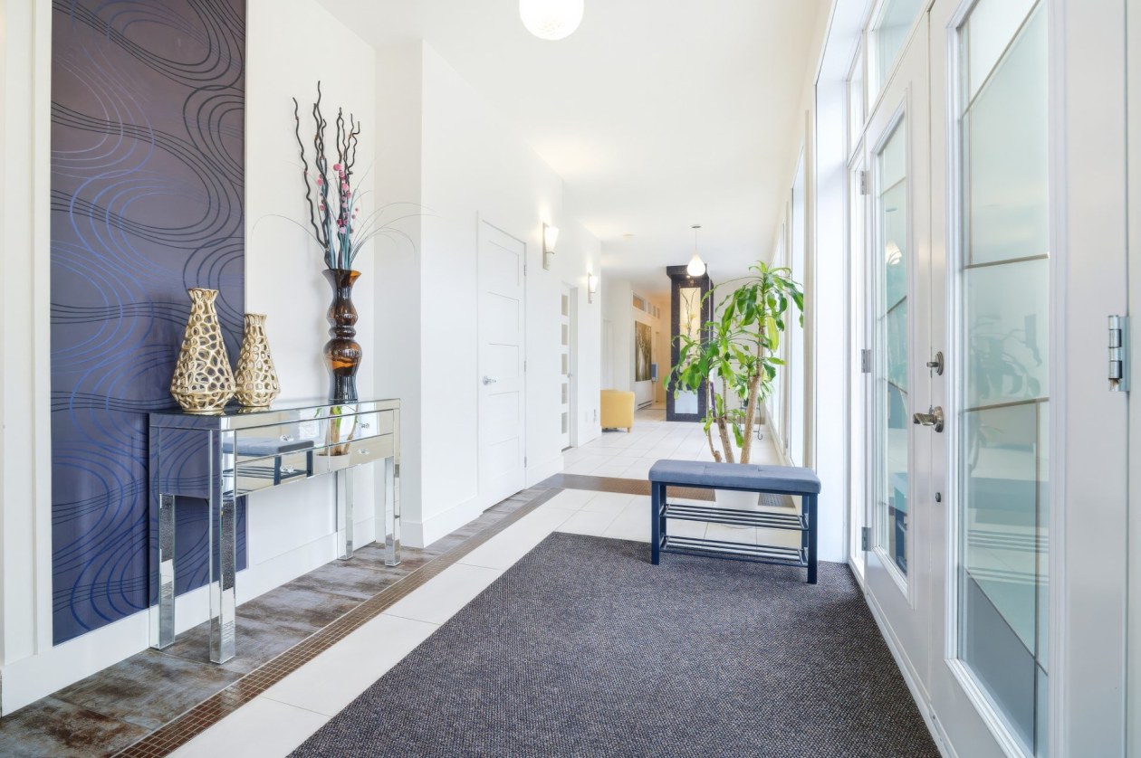 Hall d'entrée — 3360, Rue St-Dominique, Saguenay (Jonquière), G8A2M3, Saguenay (Jonquière)