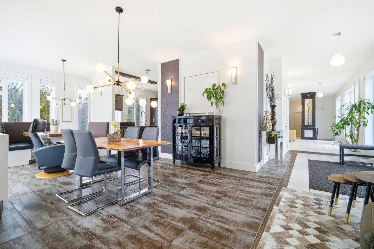 Salle à manger — 3360, Rue St-Dominique, Saguenay (Jonquière), G8A2M3, Saguenay (Jonquière)