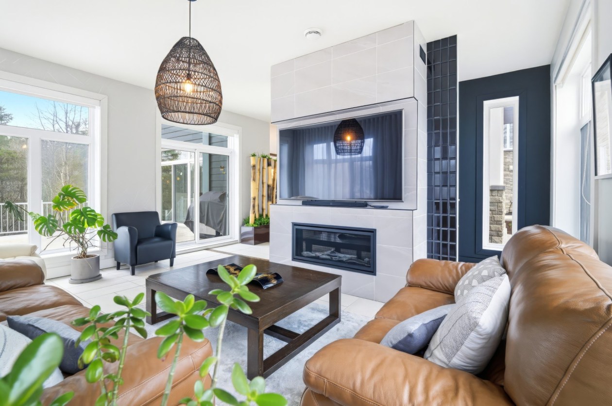 Salon — 3360, Rue St-Dominique, Saguenay (Jonquière), G8A2M3, Saguenay (Jonquière)