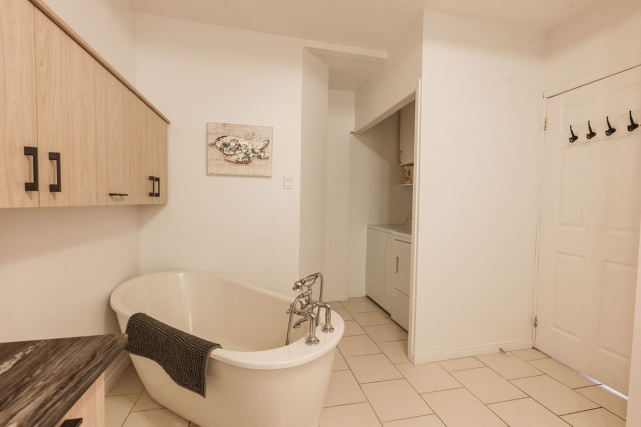Salle de bains — 800, Rue Boivin, Alma, G8B1Y6, Alma
