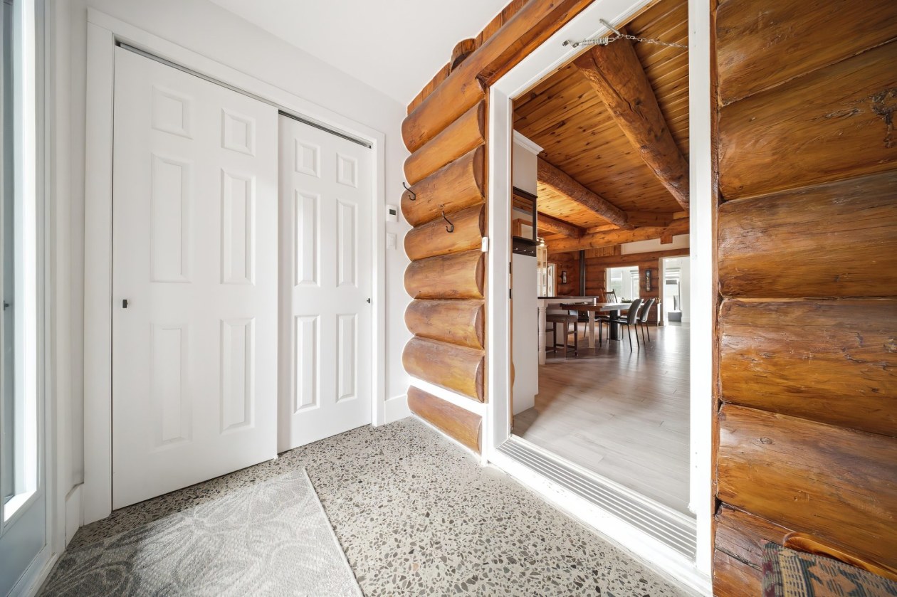 Hall d'entrée — 1999, Ch. des Villas, Saguenay (Chicoutimi), G7H5A7, Saguenay (Chicoutimi)