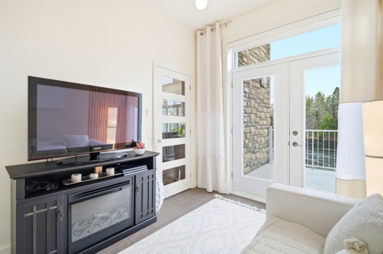 Boudoir — 3360, Rue St-Dominique, Saguenay (Jonquière), G8A2M3, Saguenay (Jonquière)