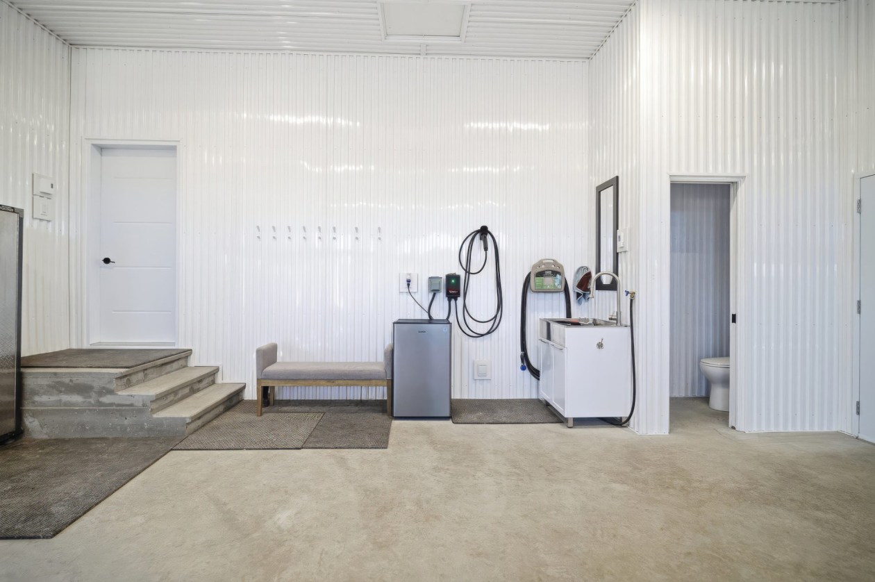 Garage — 1140, Rue des Loutres, Saguenay (Shipshaw), G7P0J7, Saguenay (Shipshaw)