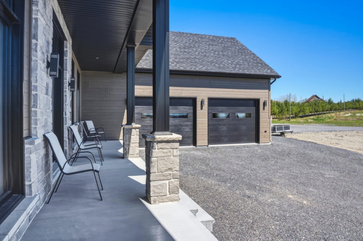 Garage — 1140, Rue des Loutres, Saguenay (Shipshaw), G7P0J7, Saguenay (Shipshaw)