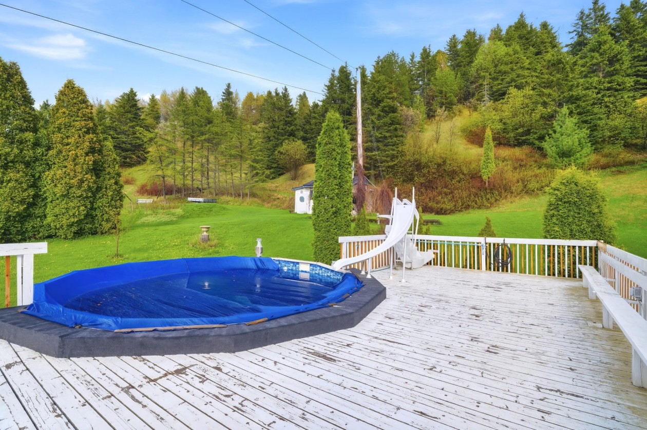 Piscine — 3745 - 3747, Ch. St-Louis, Saguenay (La Baie), G7B0C6, Saguenay (La Baie)