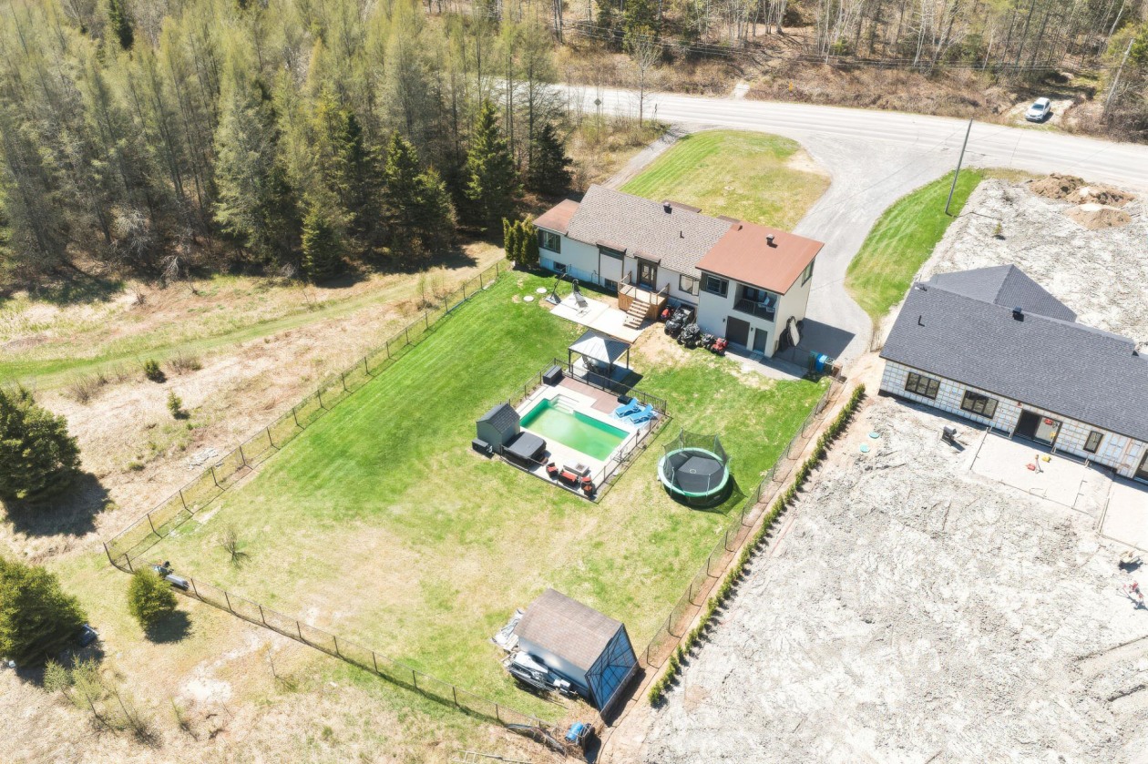 Cour — 570, Route Madoc, Saguenay (Canton Tremblay), G7G0B6, Saguenay (Canton Tremblay)