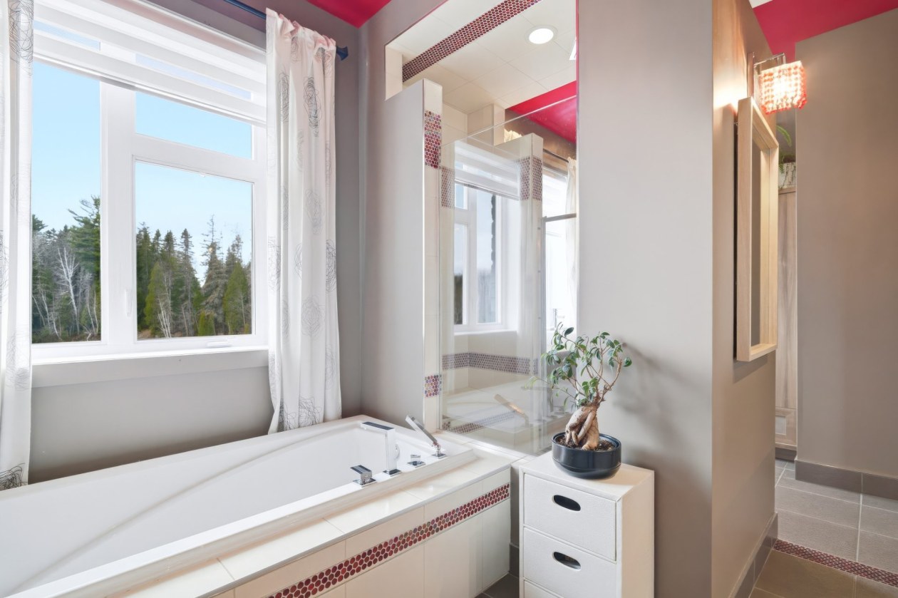 Salle de bains — 3360, Rue St-Dominique, Saguenay (Jonquière), G8A2M3, Saguenay (Jonquière)