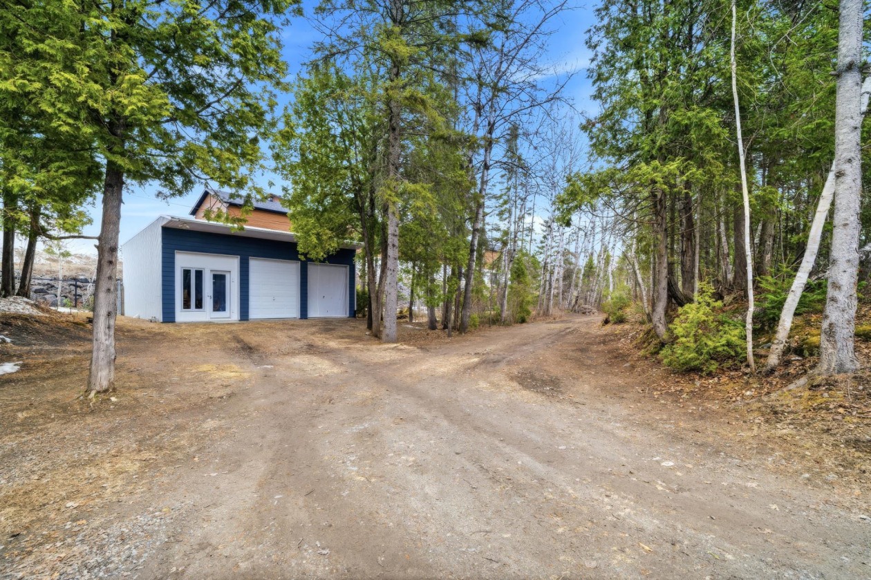 Entrée extérieure — 3360, Rue St-Dominique, Saguenay (Jonquière), G8A2M3, Saguenay (Jonquière)