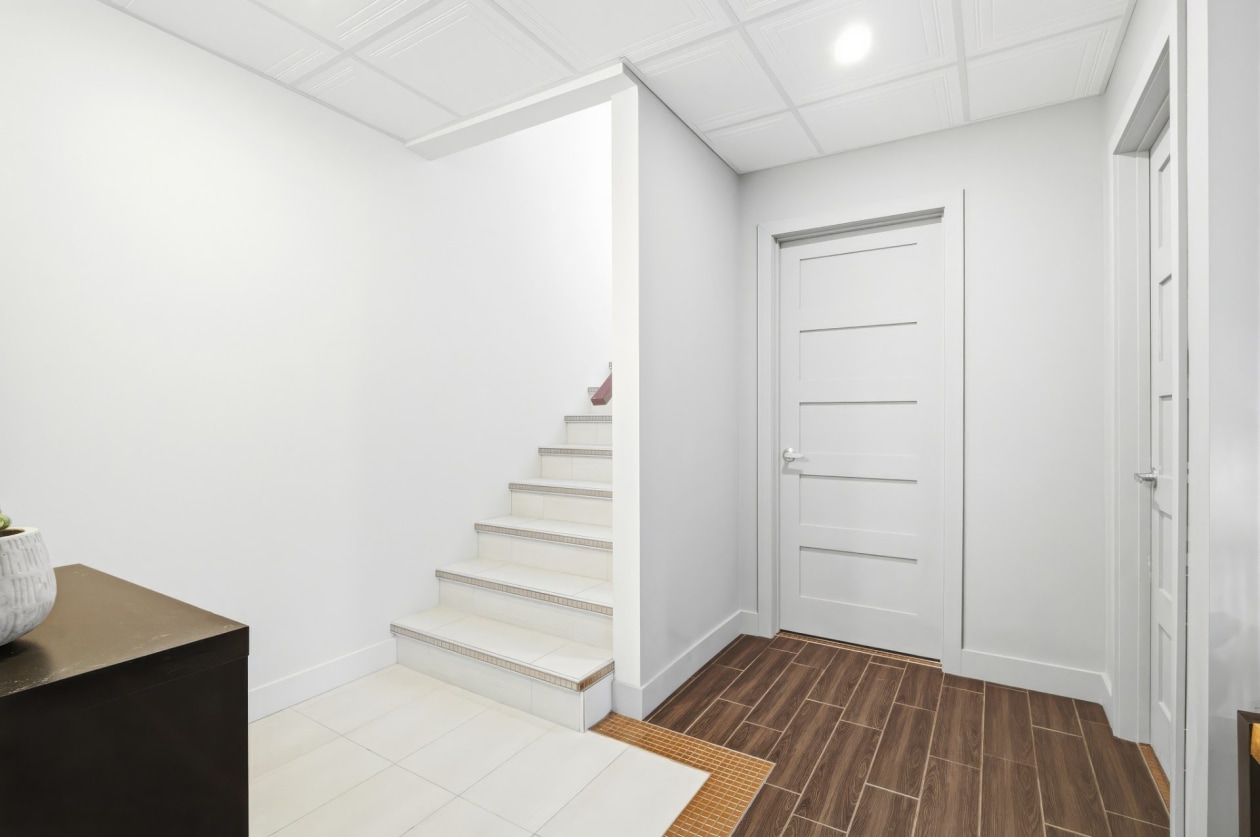 Escalier — 3360, Rue St-Dominique, Saguenay (Jonquière), G8A2M3, Saguenay (Jonquière)