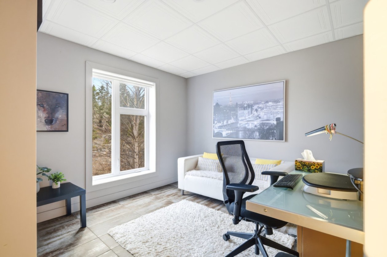 Bureau — 3360, Rue St-Dominique, Saguenay (Jonquière), G8A2M3, Saguenay (Jonquière)