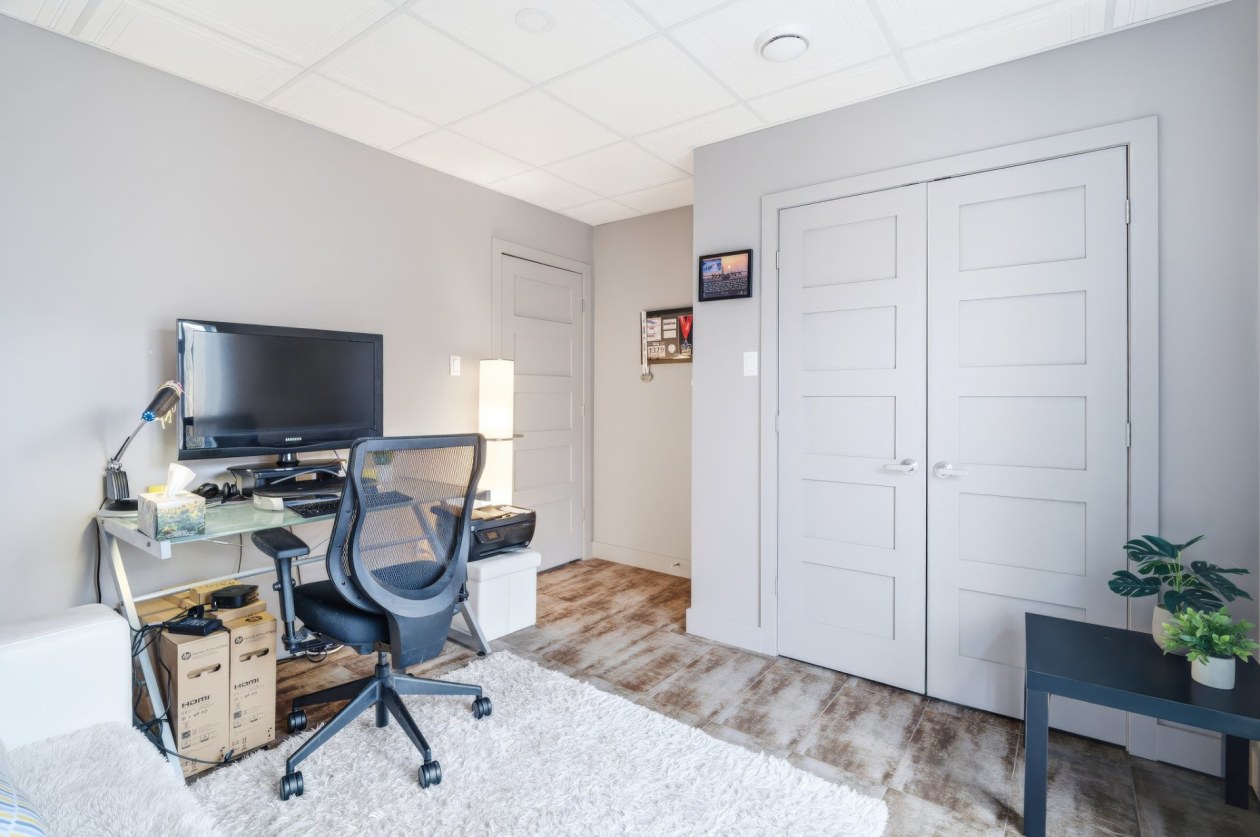 Bureau — 3360, Rue St-Dominique, Saguenay (Jonquière), G8A2M3, Saguenay (Jonquière)