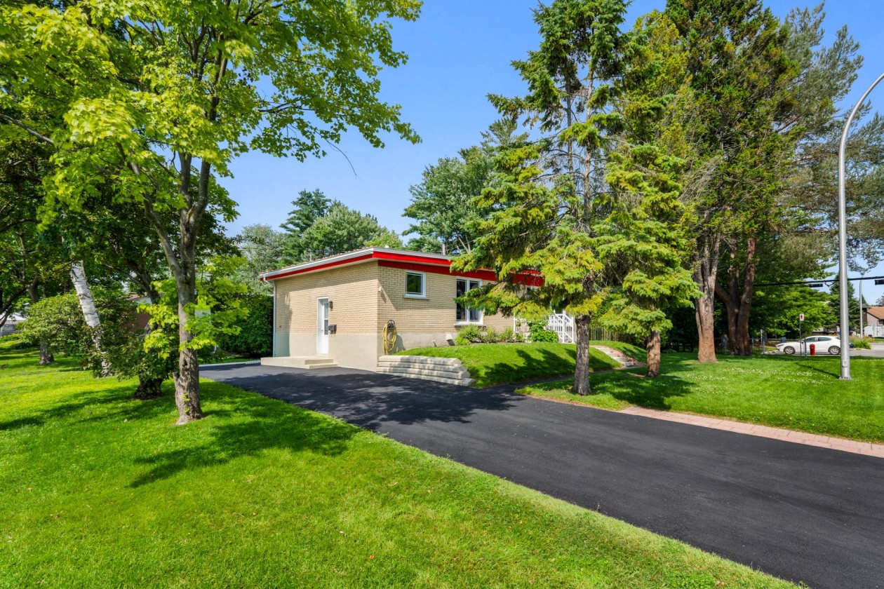 Façade — 1123, Rue Vianney, Blainville, J7C2V8, Blainville