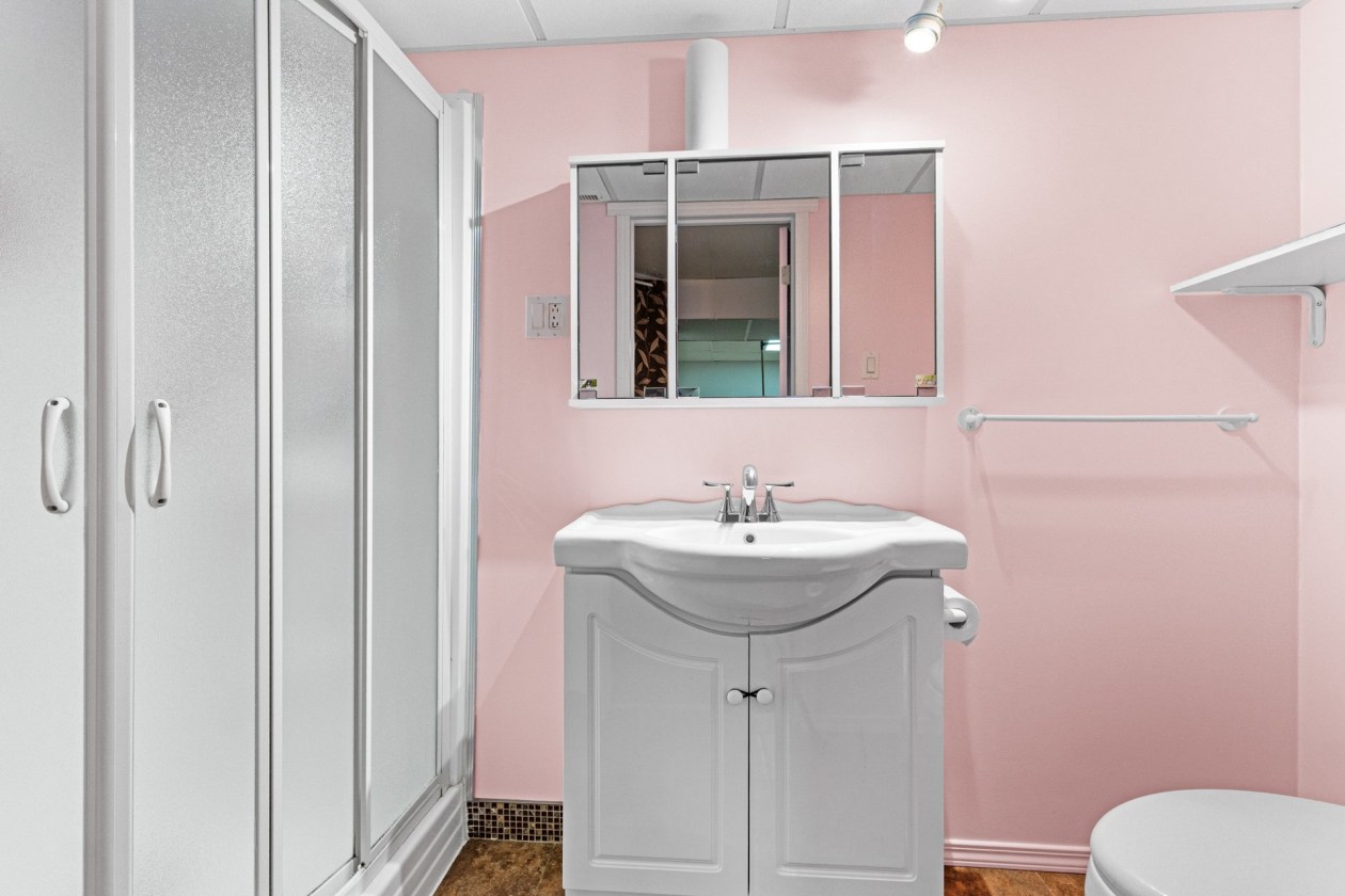 Salle de bains — 1123, Rue Vianney, Blainville, J7C2V8, Blainville