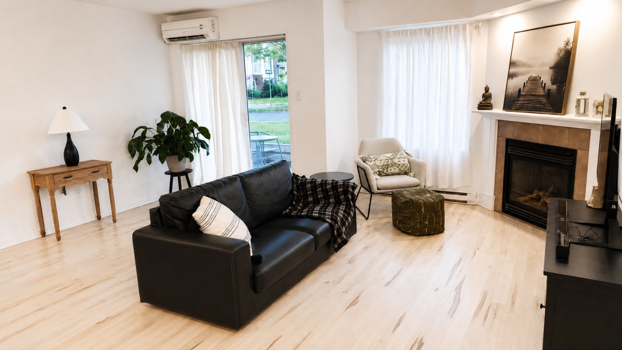 Salon — 2-108 Place De Chenonceau, 2, Sainte-Julie, J3E 2P2, Sainte-Julie