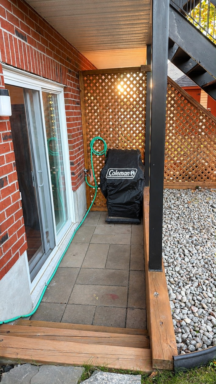 Terrasse — 2-108 Place De Chenonceau, 2, Sainte-Julie, J3E 2P2, Sainte-Julie
