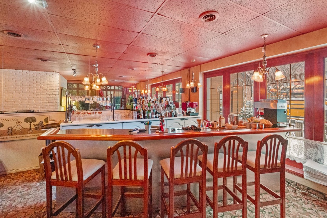 Bar — 94, Rue Ste-Anne, Sainte-Anne-de-Bellevue, H9X1L8, Sainte-Anne-de-Bellevue