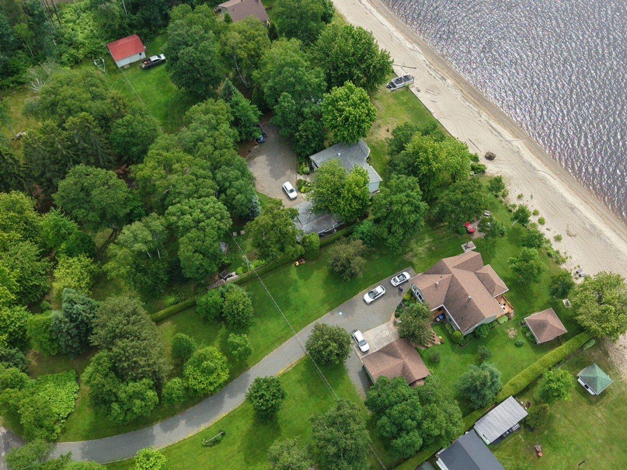 Bord de l'eau — 344, Rue Racine-sur-le-Lac, Dolbeau-Mistassini, G8L5V2, Dolbeau-Mistassini