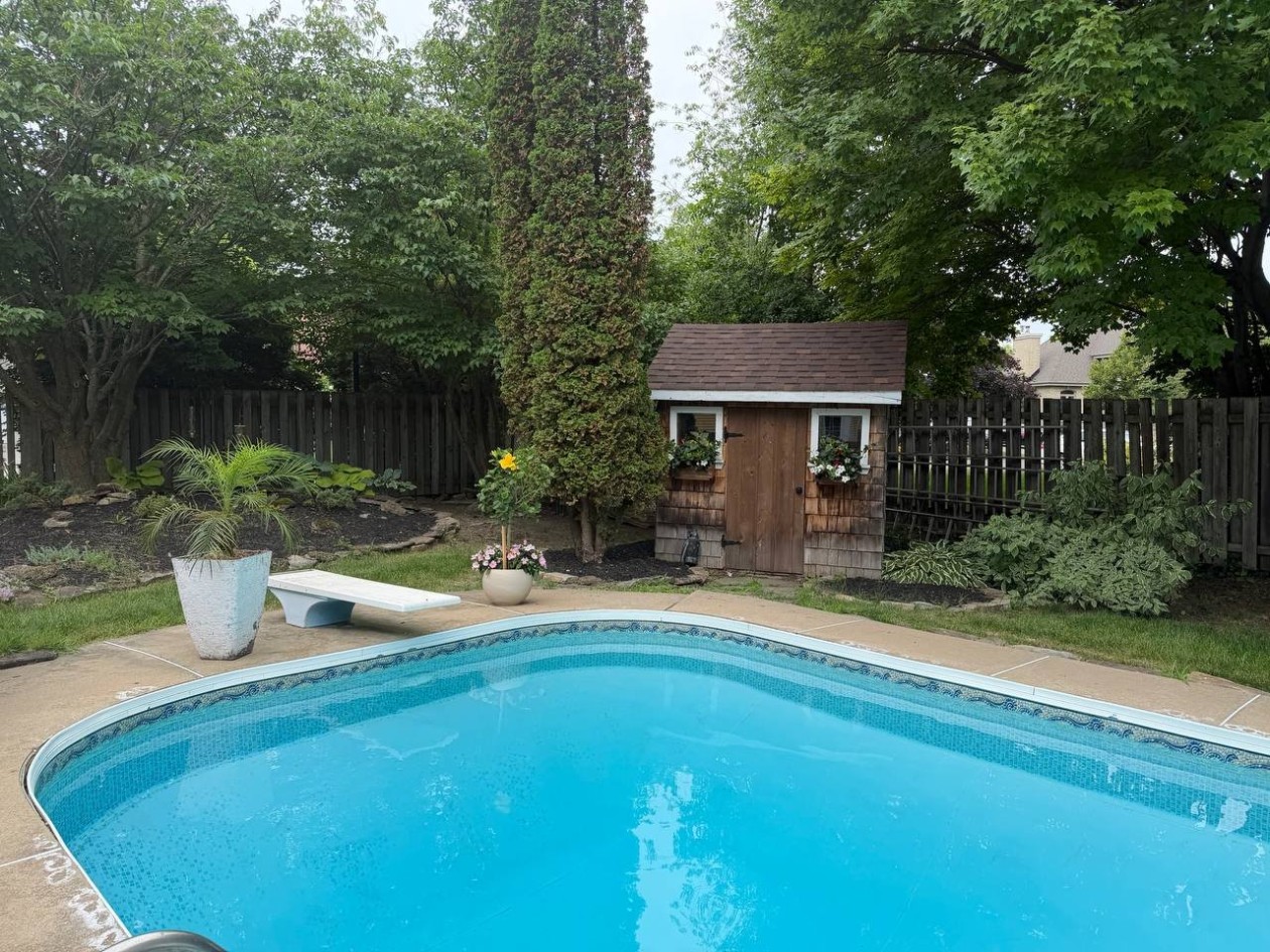 Piscine — 128, Ch. du Vieux-Moulin, Notre-Dame-de-l'Île-Perrot, J7M3M3, Notre-Dame-de-l'Île-Perrot