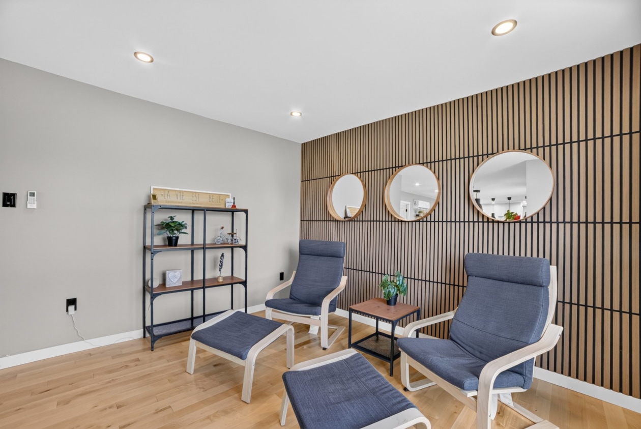 Salon — 395, Boul. St-Joseph O., Drummondville, J2E1M3, Drummondville