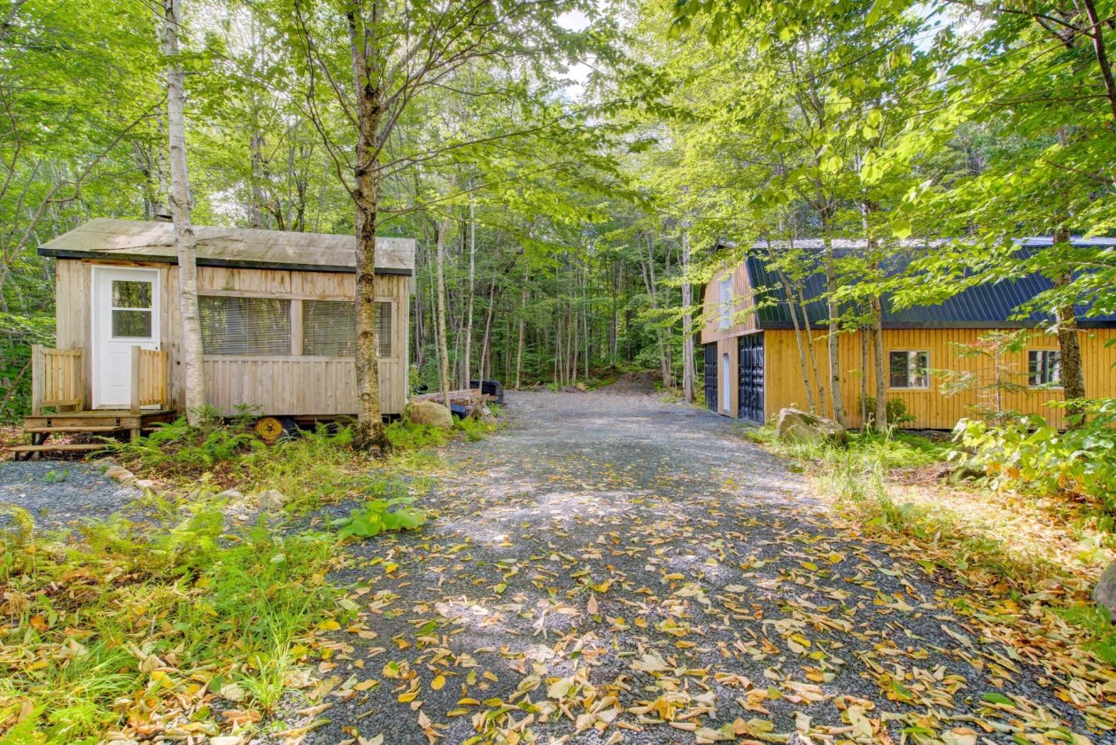 Garage — 3, Ch. Wesley, Wentworth, J8H0H5, Wentworth