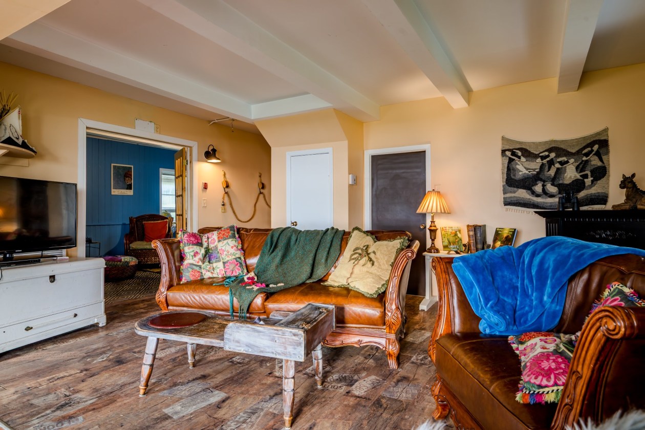 Salon — 412, Route 132, Grand-Métis, G0J1Z0, Grand-Métis
