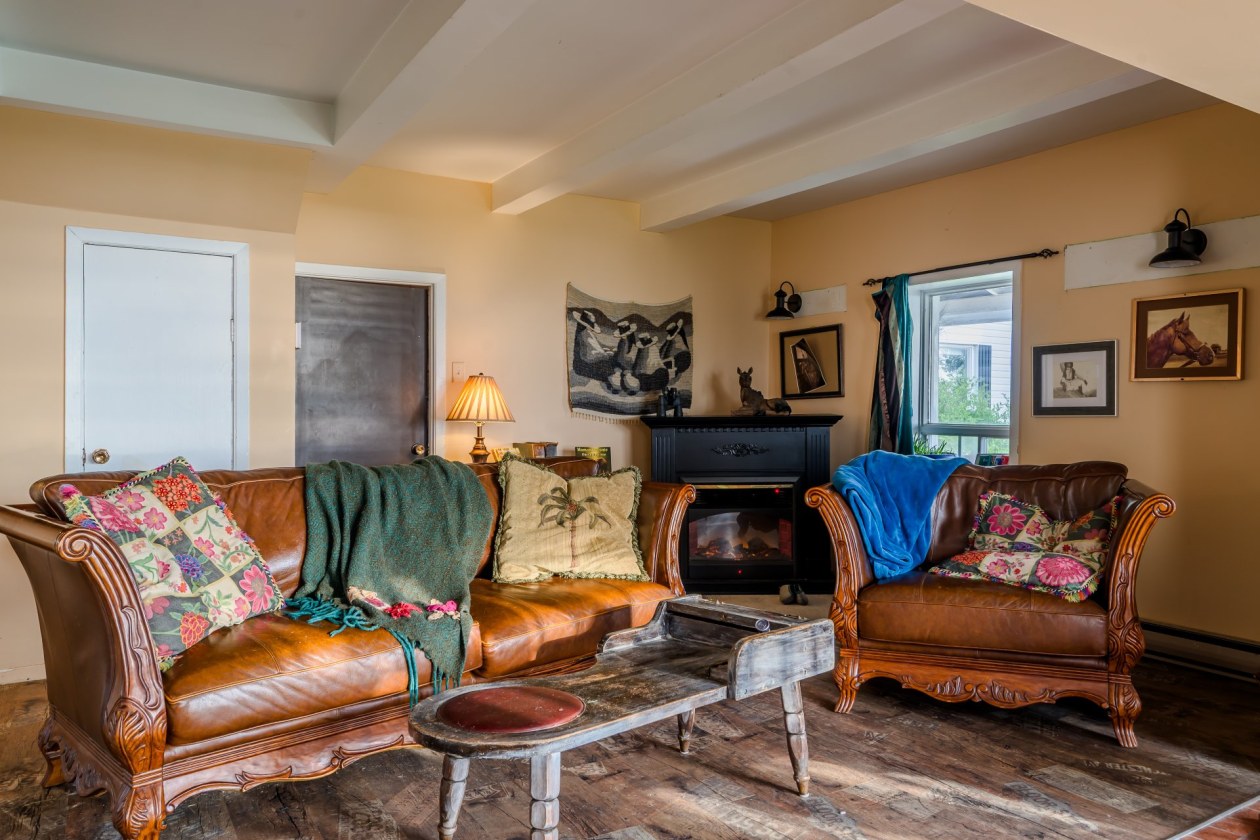 Salon — 412, Route 132, Grand-Métis, G0J1Z0, Grand-Métis