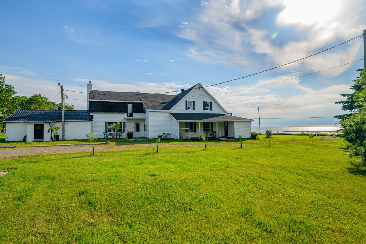 Cour — 412, Route 132, Grand-Métis, G0J1Z0, Grand-Métis