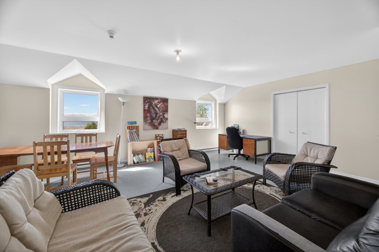 Salle familiale — 412, Route 132, Grand-Métis, G0J1Z0, Grand-Métis