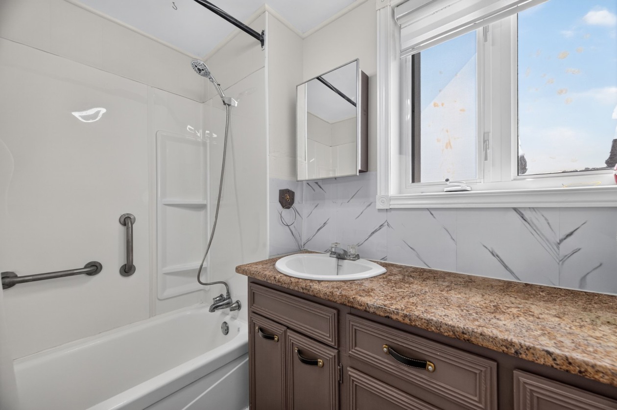 Salle de bains — 188, Rue Principale, Esprit-Saint, G0K1A0, Esprit-Saint
