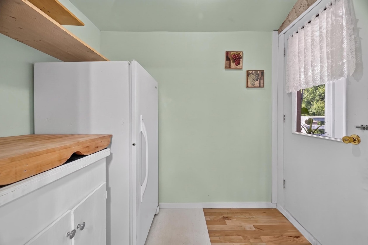 Hall d'entrée — 188, Rue Principale, Esprit-Saint, G0K1A0, Esprit-Saint