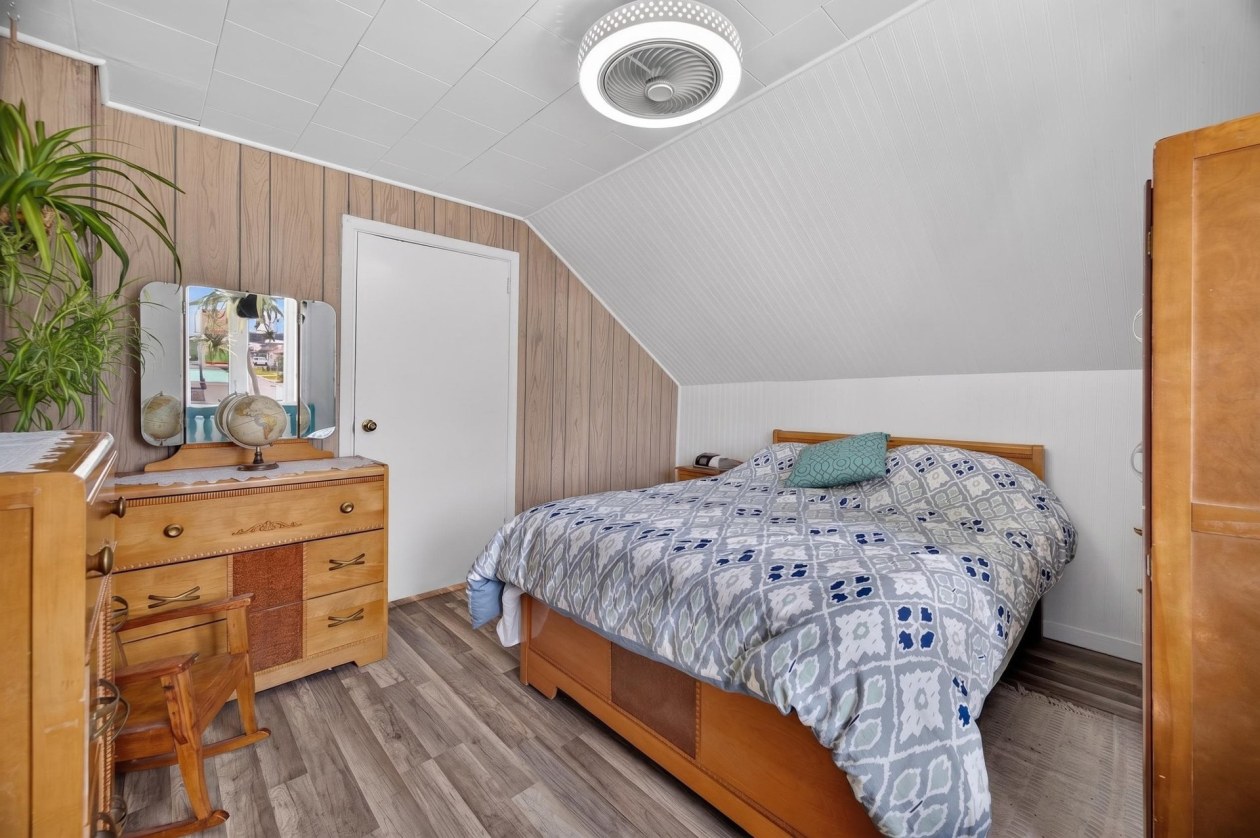 Chambre à coucher — 188, Rue Principale, Esprit-Saint, G0K1A0, Esprit-Saint